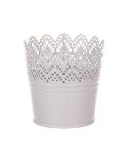 Kovovy-obal-na-kvetinac-s-cipkou-siva-11-x-8-cm